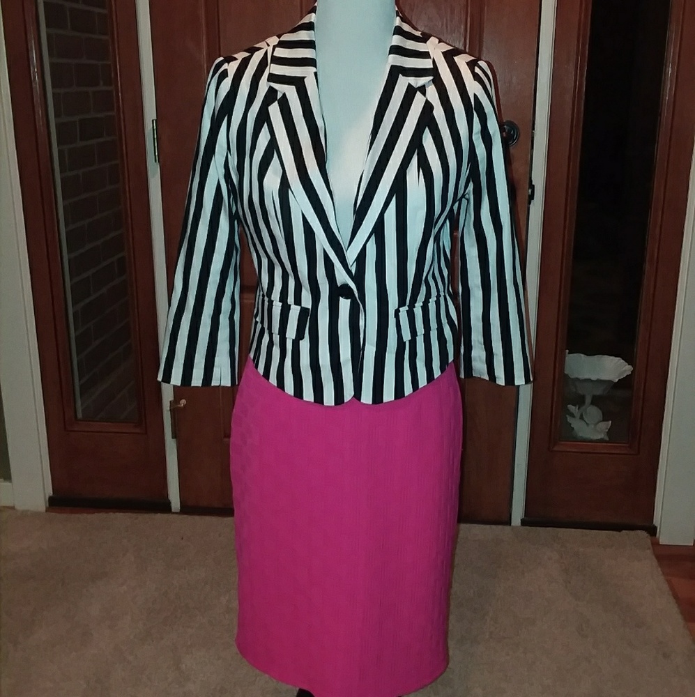 Pencil skirt and striped jacket Black and white🛍